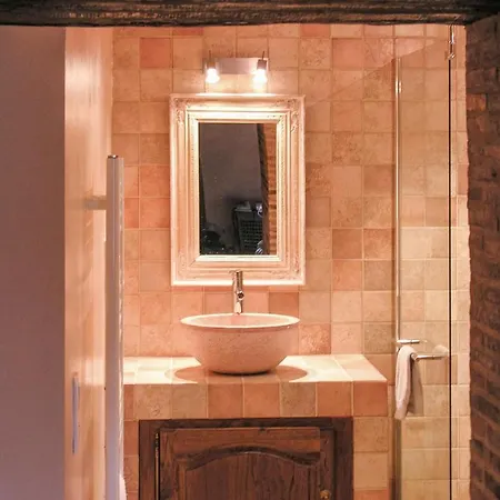 Lovely In Sur Anille