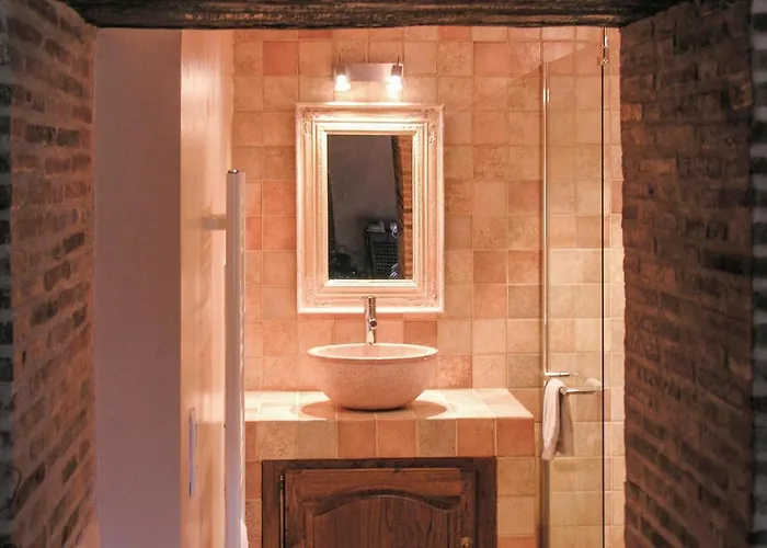 Lovely In Sur Anille